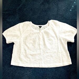 Ann Taylor White Textured Short Sleeve Top